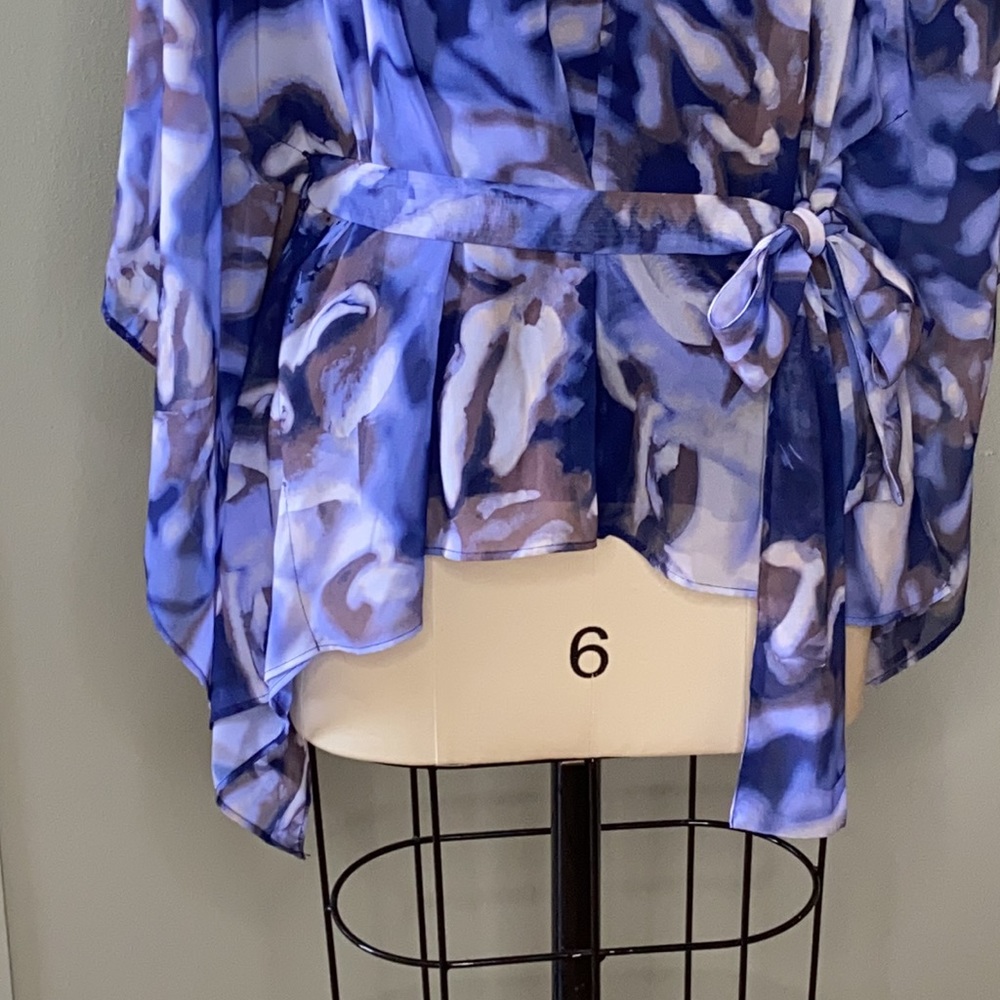 Jennifer Lopez butterfly blouse, size M - Picture 5 of 13